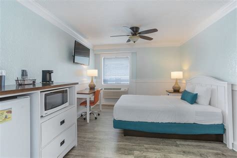 John yancey inn - Stay at this oceanfront hotel in Kill Devil Hills with free breakfast, WiFi, pool and dune deck. Enjoy the beach, attractions, restaurants and more near this Outer Banks lodging.